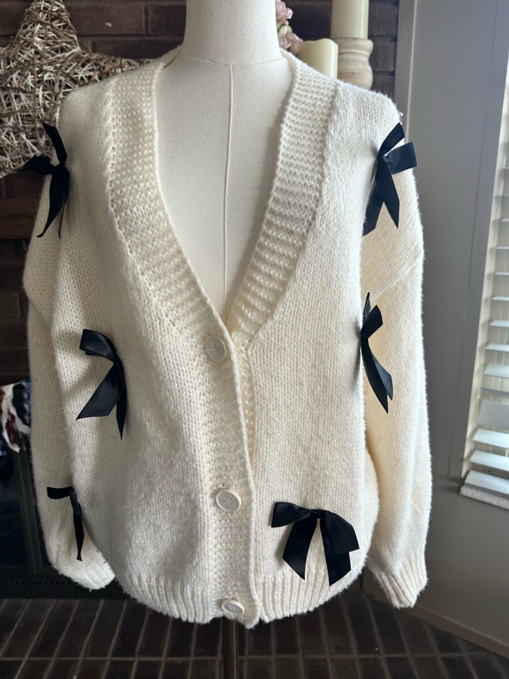Luna Ivy Cream Chunky Knit Cardigan with Black 3D Ribbon Bow Accents Size M